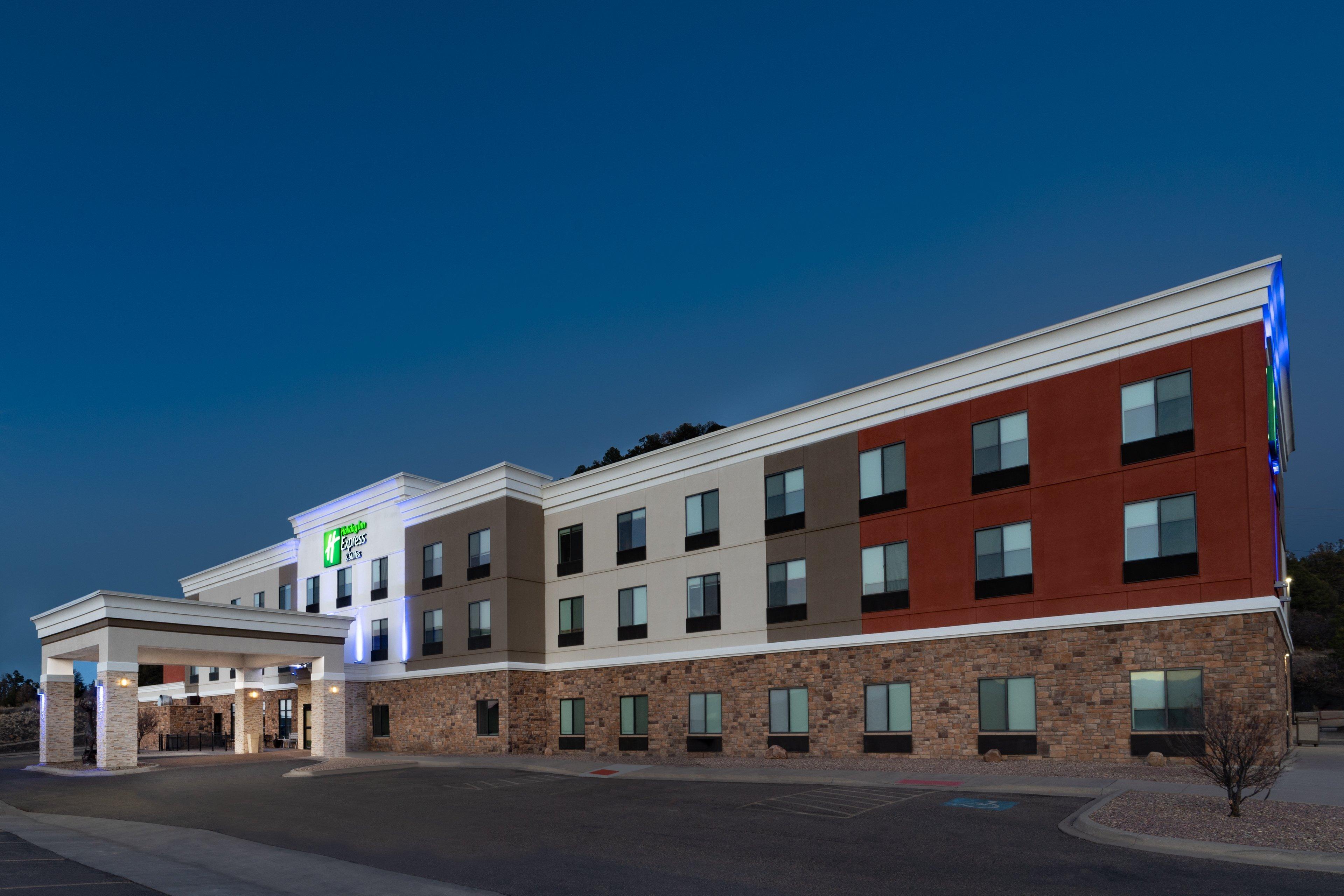 Holiday Inn Express & Suites Trinidad By Ihg Eksteriør bilde